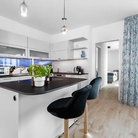 Hafenloge - Ostseeblick, Terrasse, Erste Reihe, Fahrstuhl *