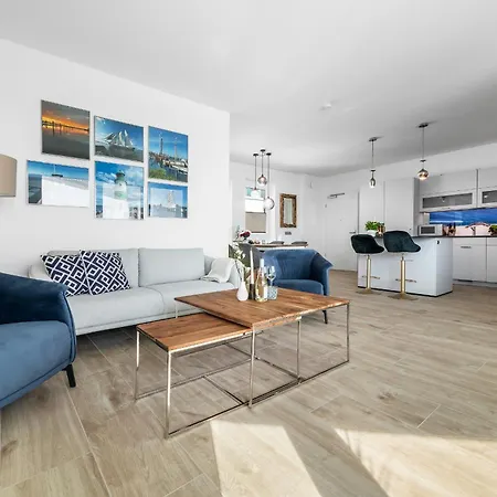 Apartment Hafenloge - Ostseeblick, Terrasse, Erste Reihe, Fahrstuhl Olpenitz
