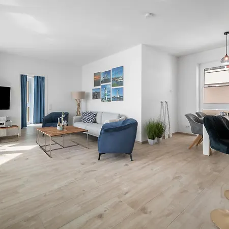 Hafenloge - Ostseeblick, Terrasse, Erste Reihe, Fahrstuhl